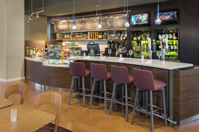 Food & Drinks 5, Courtyard by Marriott Newark Elizabeth, Union