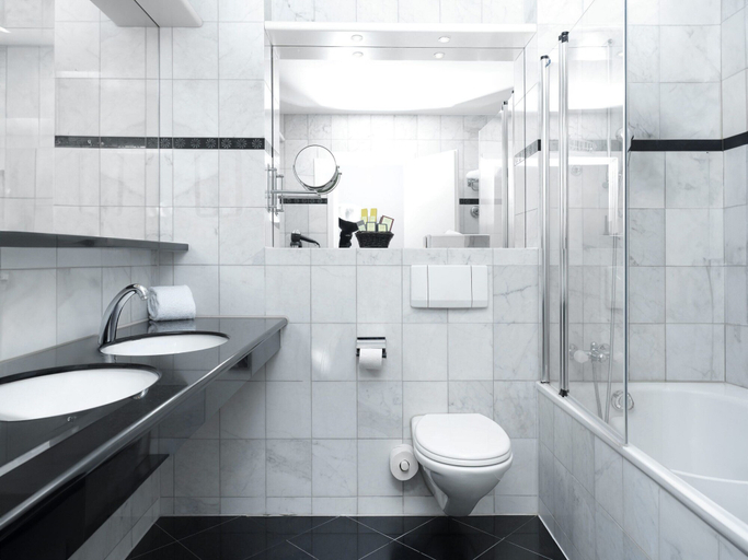 Bathroom 5, Grand Hotel Beau Rivage Interlaken, Interlaken