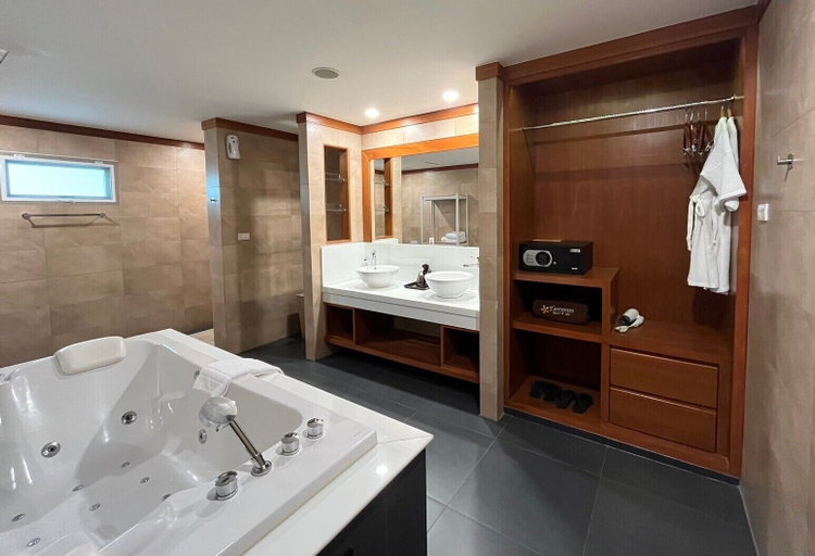 Bathroom 5, Villa Tantawan Resort And Spa, Pulau Phuket