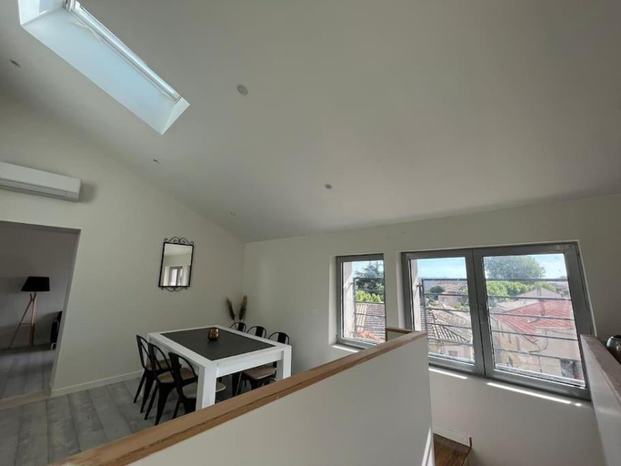 5, Orange Allure Flats, Vaucluse