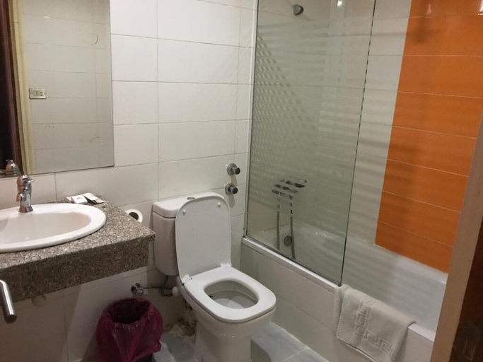 Bathroom 4