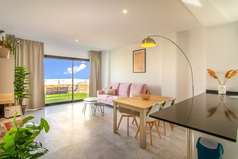 Room 4, Camporrosso 1C by Bookaparadise, Alicante