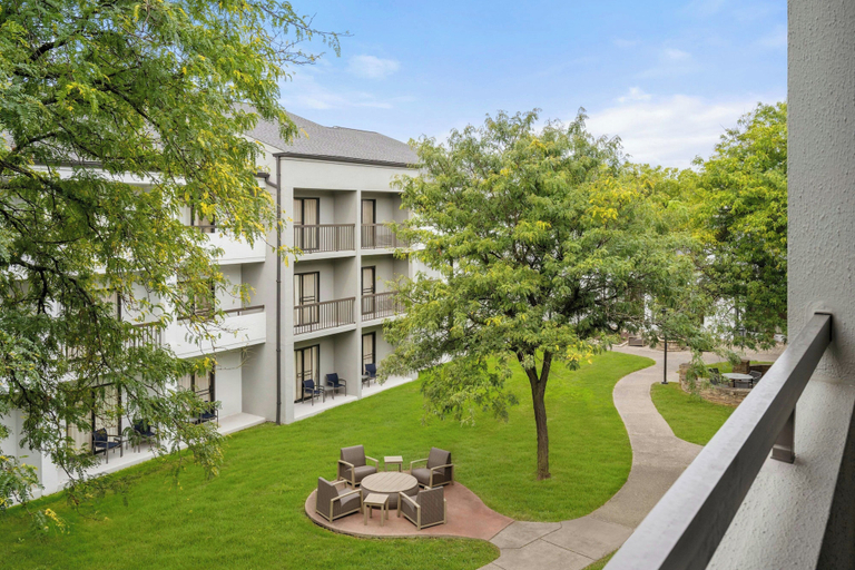 Exterior & Views 2, Courtyard by Marriott Detroit Metropolitan Airport Romulus, Wayne