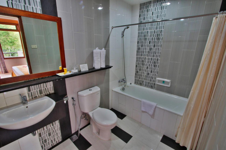 Bathroom 3, The Jayakarta Inn & Villas Cisarua, Bogor