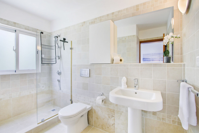 Room 2, Luxury Golf Villa in Bavaro Cocotal Palma Real Pool Jacuzzi Staff, Salvaleon de Higuey