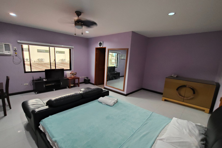 Bedroom 2, La Belladoza near NAIA T1 Airport, Parañaque