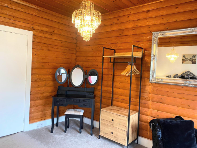 Others 2, Kaoglen Warren - Pet friendly - Hot Tub - Cairngorms, Perthshire and Kinross