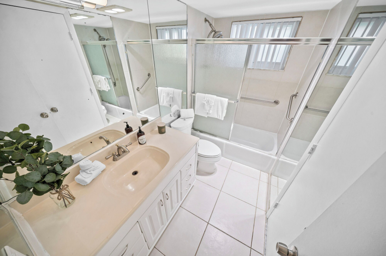 Bathroom 3, Coco Palms Apartments By Lowkl, Broward