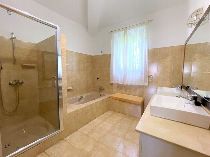 Bathroom 5, Casa Alta, Málaga