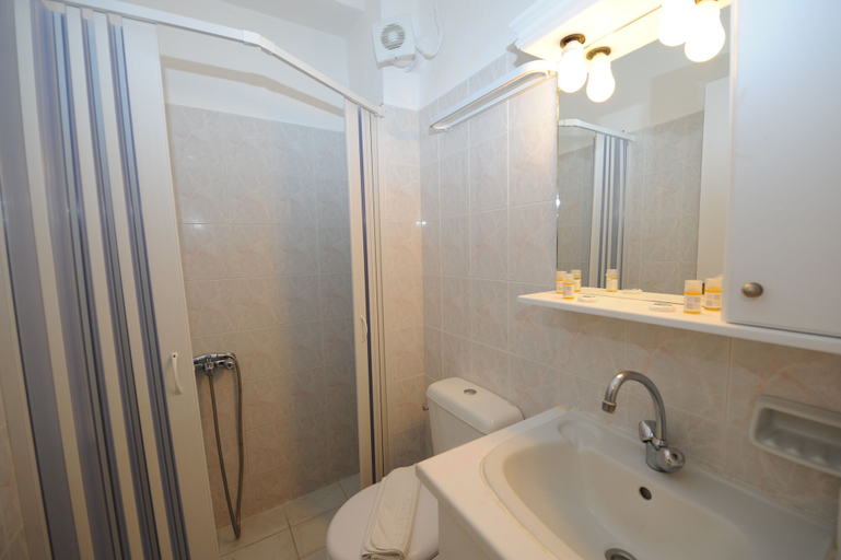 Bathroom 5, Orfeas Apartments, South Aegean