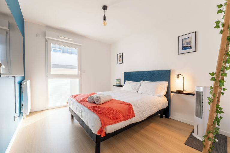 Bedroom 5, Rouen Seine View Apartment, Seine-Maritime
