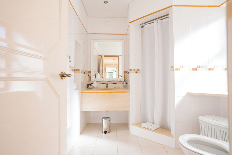 Bathroom 5, Four Seasons Vilamoura, Loulé