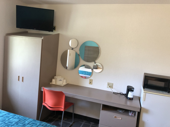 Bedroom 23