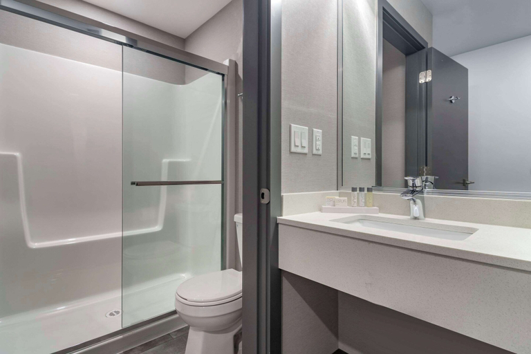 Others 5, The Hue Hotel, an Ascend Collection Hotel, Thompson-Nicola