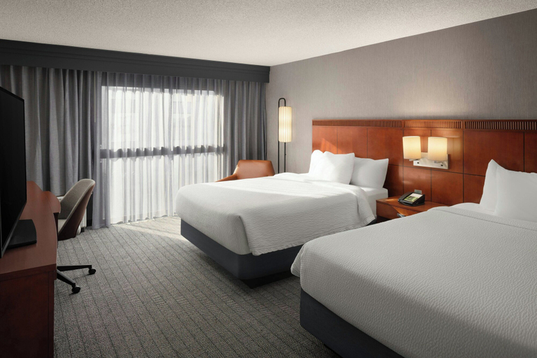 Bedroom 3, Courtyard by Marriott Portland Beaverton, Washington