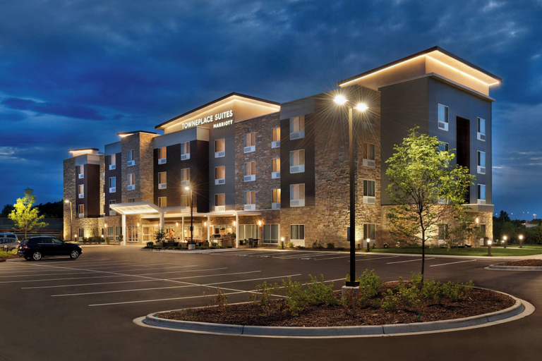 Exterior & Views 2, TownePlace Suites by Marriott Milwaukee Grafton, Ozaukee