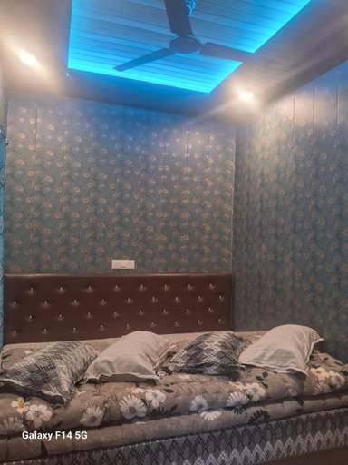 Bedroom, Basba hotel, Rudraprayag