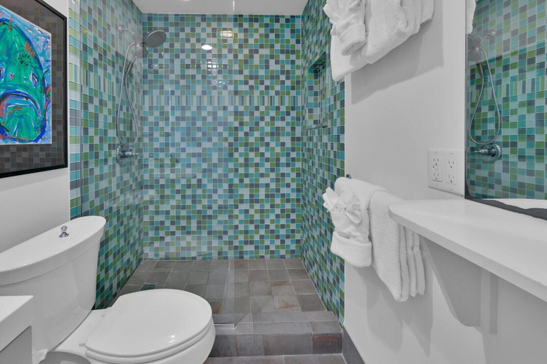 Bathroom 3, Aegean 211, Okaloosa