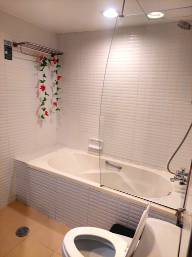 Bathroom 4