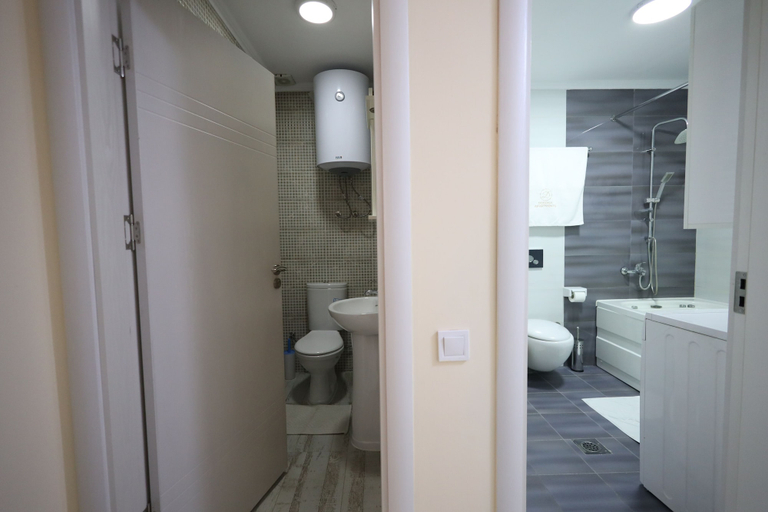 Bathroom 4, Dodona Apartments, Priština