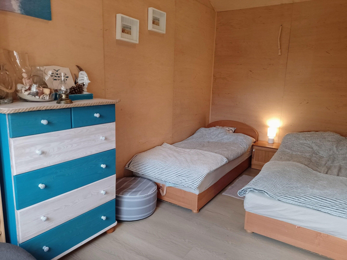 Room 3, Holiday Home in Nowe Warpno by the Harbor, Police