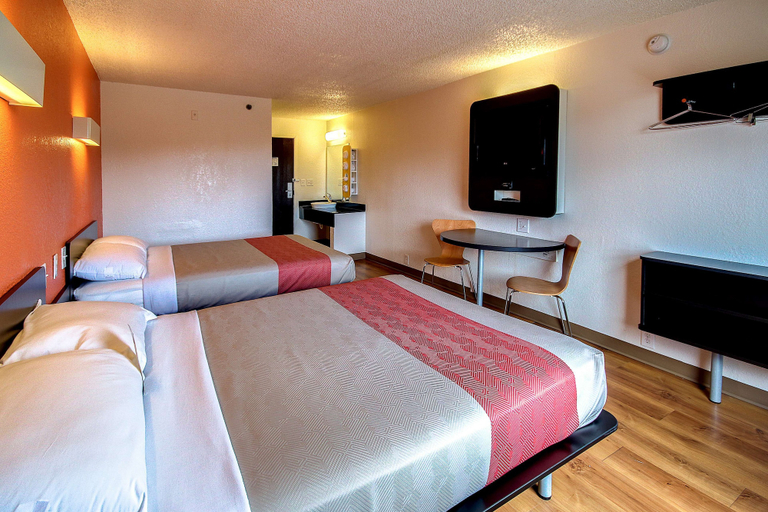 Bedroom 23