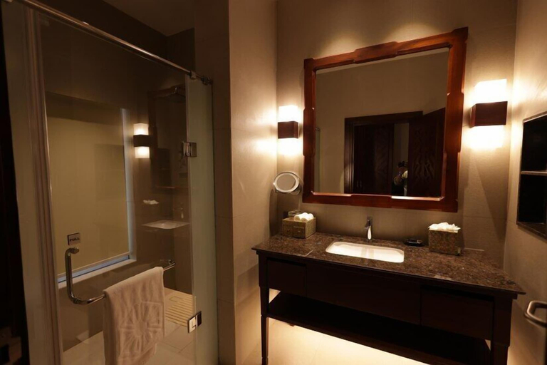 Bathroom 5, Taj Wayanad Resort & Spa, Kerala, Wayanad