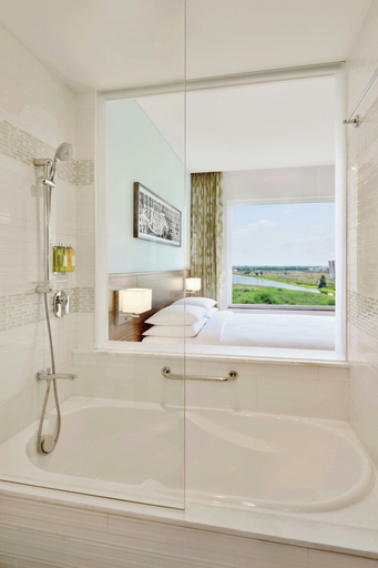 Bathroom 4, Fairfield by Marriott Sriperumbudur, Kancheepuram
