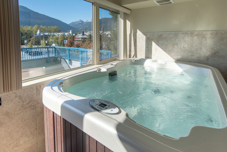 Sport & Beauty, Village Gate House by Whiski Jack, Squamish-Lillooet