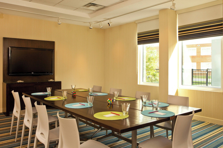 Food & Drinks 5, Aloft by Marriott Chesapeake, Chesapeake