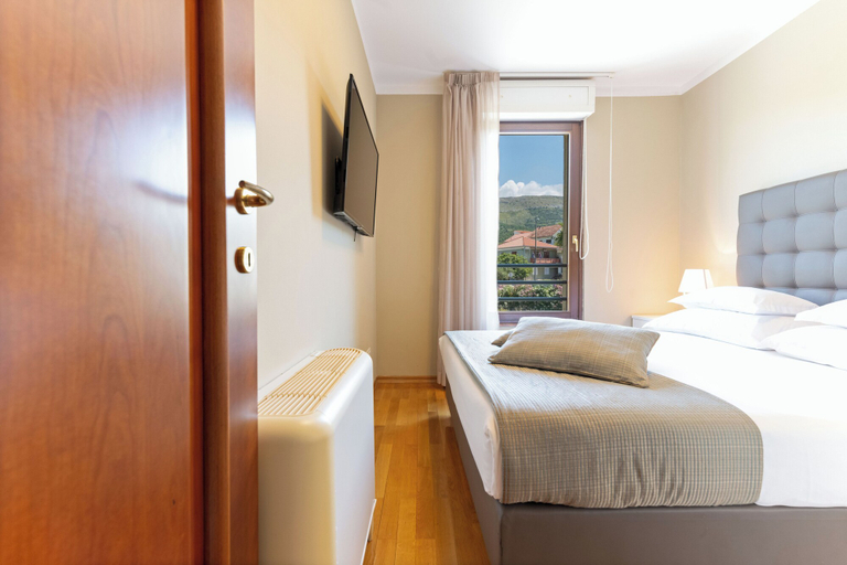 Bedroom 2, The Residence, Podstrana