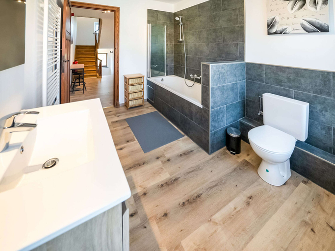 Bathroom 3, Holiday Home in Frasnes With Garden, Namur