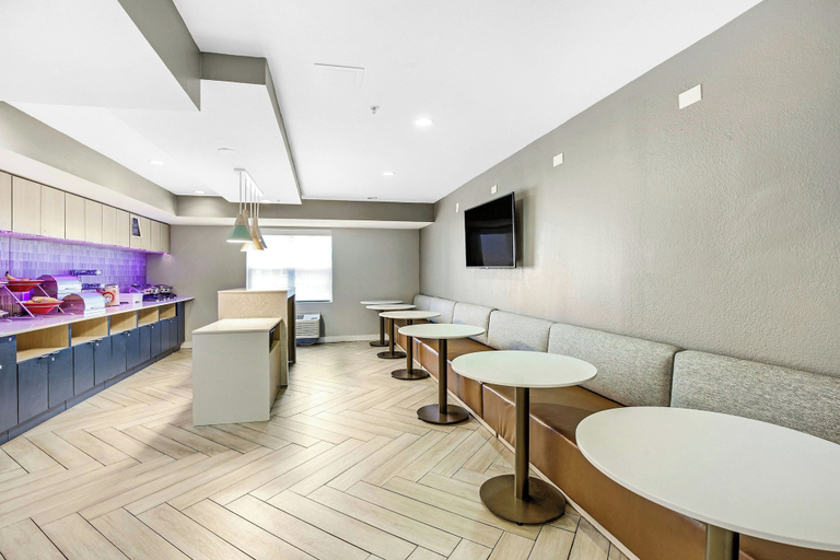 Food & Drinks 5, MainStay Suites, Mobile