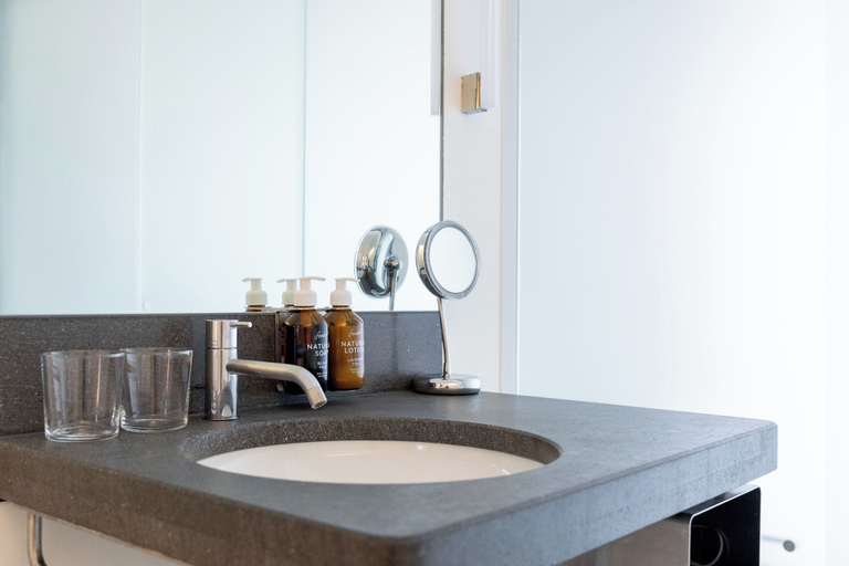 Bathroom 7