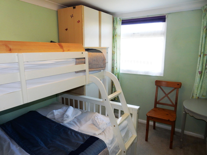 Bedroom 3, Sheena's Dartmouth Chalets, Devon