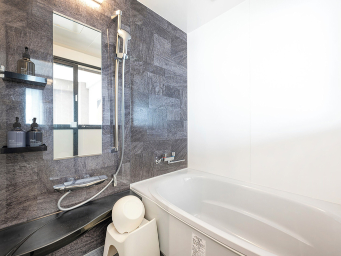 Bathroom 4, LACER OKINAWA NAHA TOMARIPORT, Naha