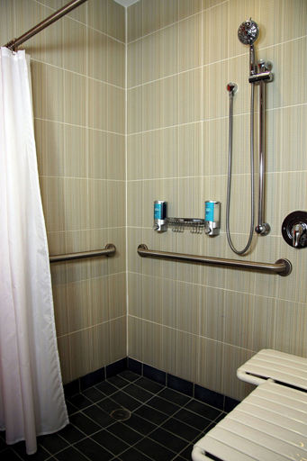 Bathroom 13