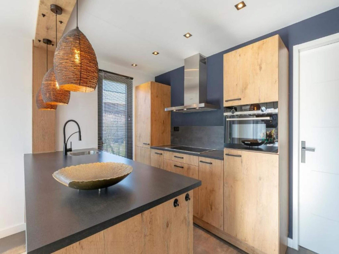 Private kitchen 4, a Nice Holiday by the sea With Family, Den Helder