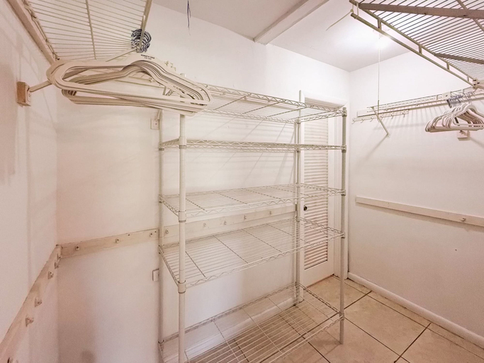 Room 2, Waterfront Florida Vibes and Views - King Bed, Broward