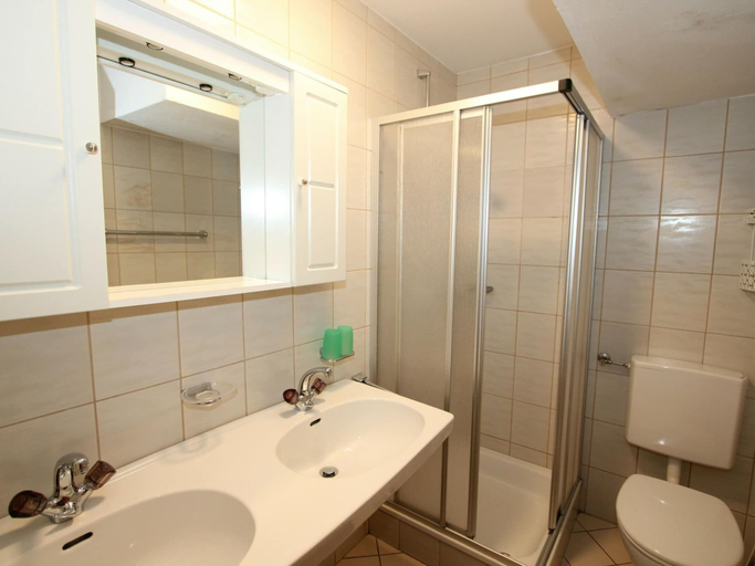 Bathroom, Quaint Apartment in Langenfeld With Sauna, Imst