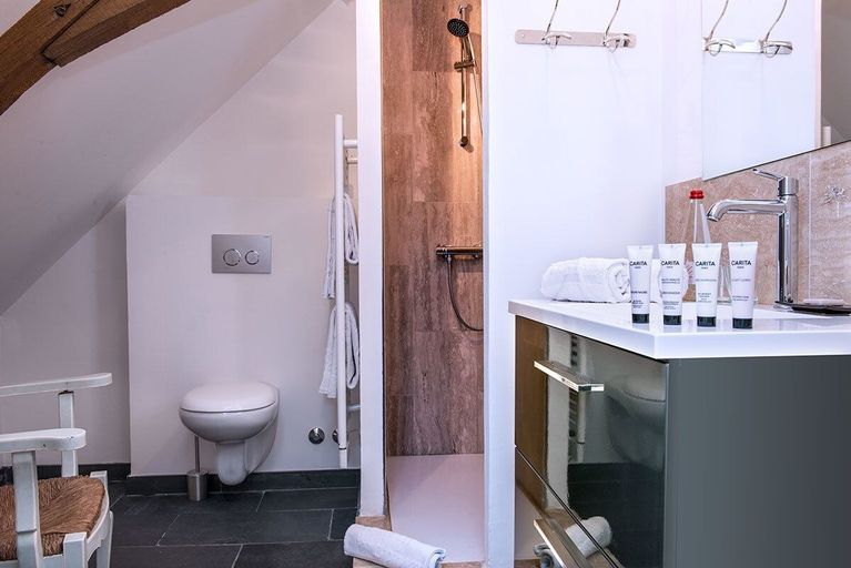 Bathroom 4, CHATEAU DE L'EPINAY, Maine-et-Loire