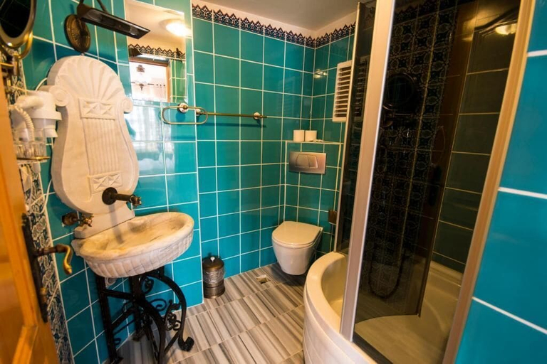 Bathroom 5, Sultan Corner, Fatih
