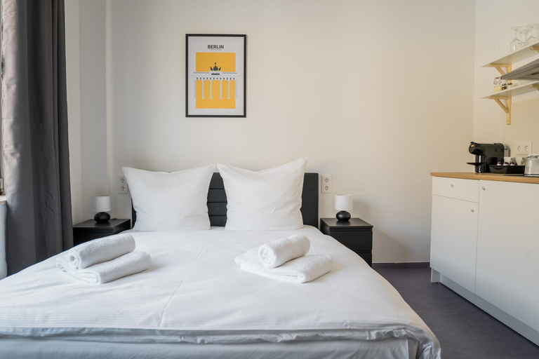 Bedroom 2, Apartmenthaus Berlin Neukolln, Berlin