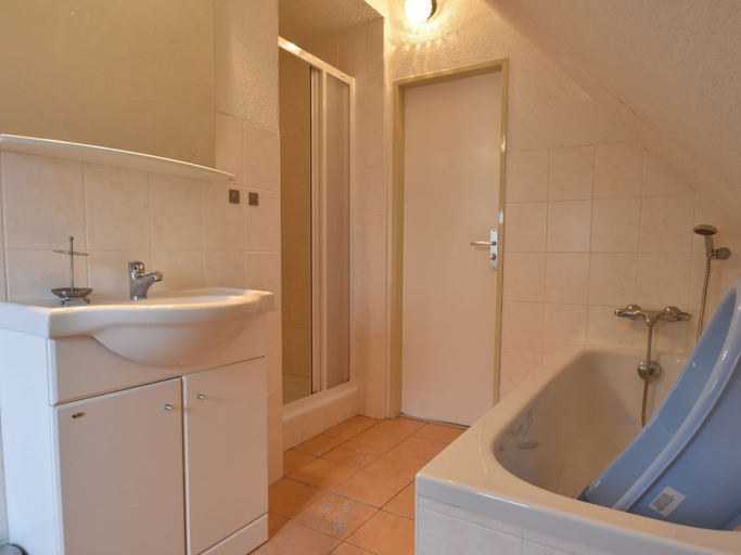 Bathroom 3, Lavish Holiday Home in Abertamy near Ski Area, Karlovy Vary