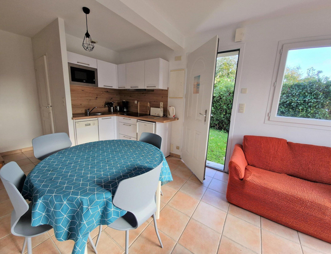 Dining 2, House in Val-Andre near Sandy Beach, Côtes-d'Armor