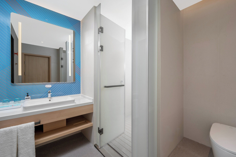 Bathroom 4, Holiday Inn Express ZHENGZHOU NONGYE ROAD, Zhengzhou