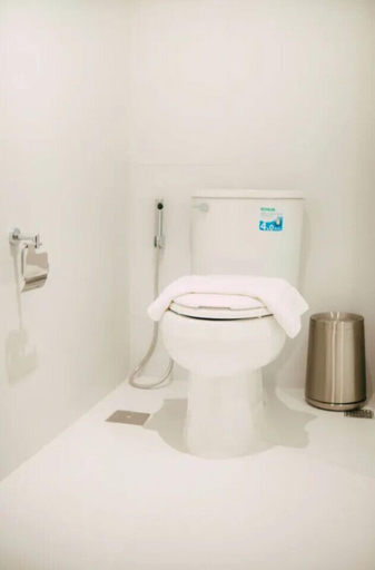 Bathroom 10