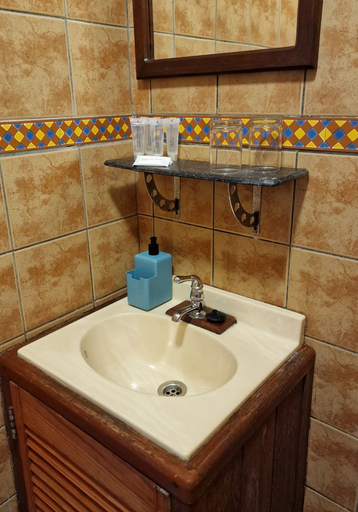 Bathroom 4, Greenheart Boutique Hotel, Rainville