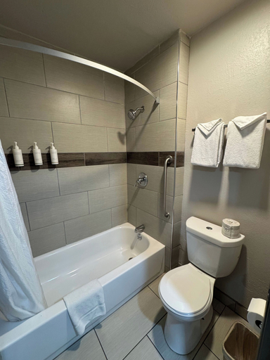 Bathroom 4, Days Inn by Wyndham Barstow, San Bernardino