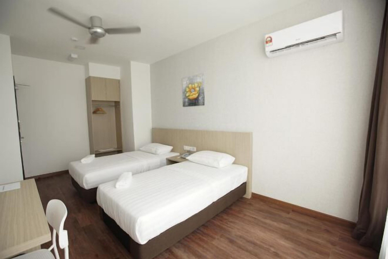 Bedroom 12